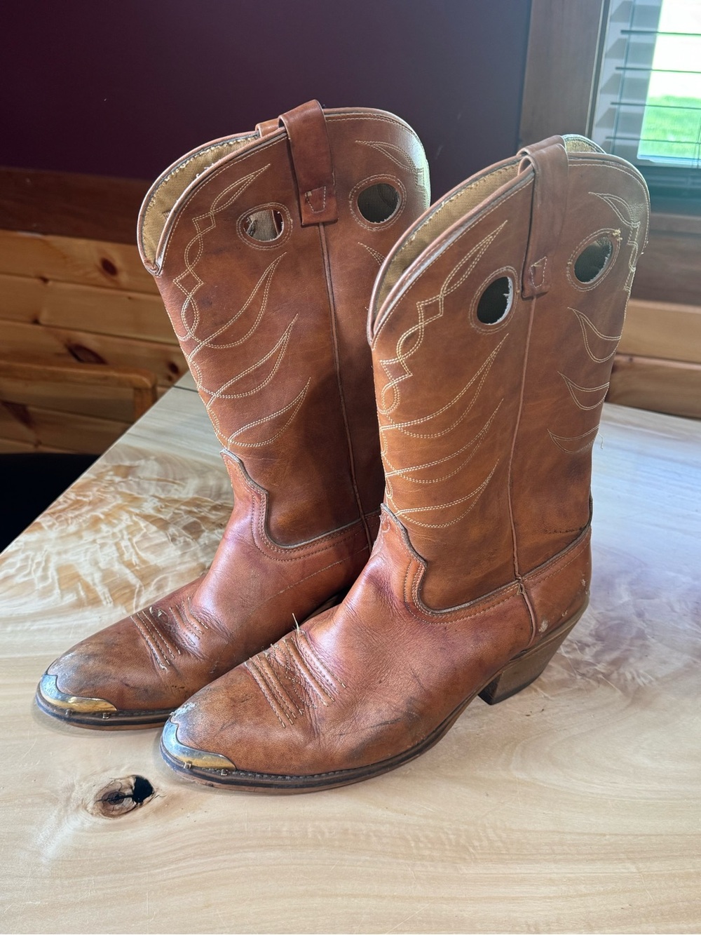 Vintage ACME Chestnut Brown Leather Western Cowboy Boots with Pull Holes